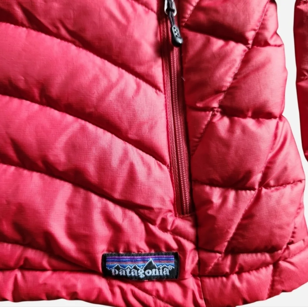 Patagonia Red W' Down Sweater Jacket Size Medium - Picture 6 of 6
